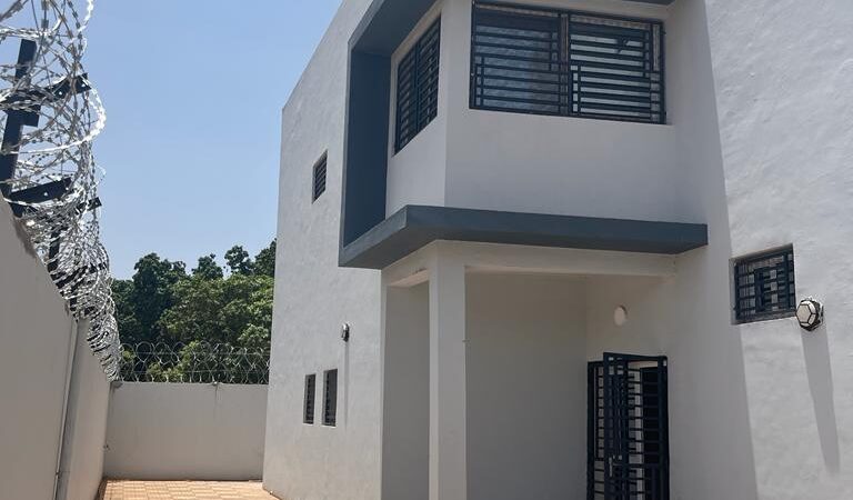 Appartement de 2 chambres séparé et indépendant à louer au début de Sébénikoro