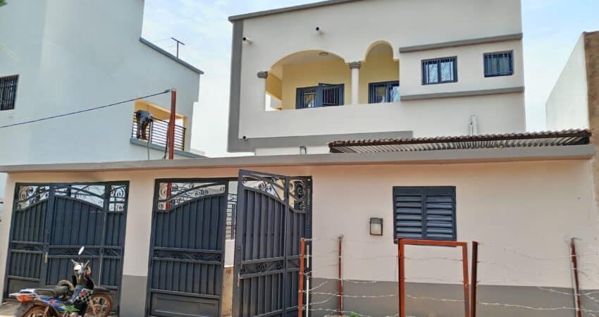 Appartement séparé de 2 chambres à louer à magnambougou corniche