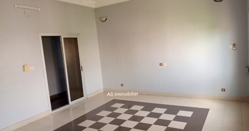 Appartement de 3 chambres à louer à l'aci 2000