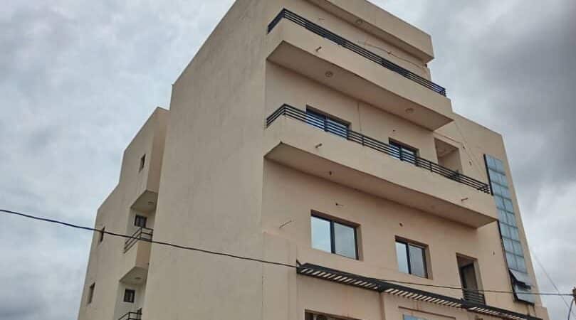 Appartement non meublé de 2 chambres à louer à sotuba avec groupe électrogène