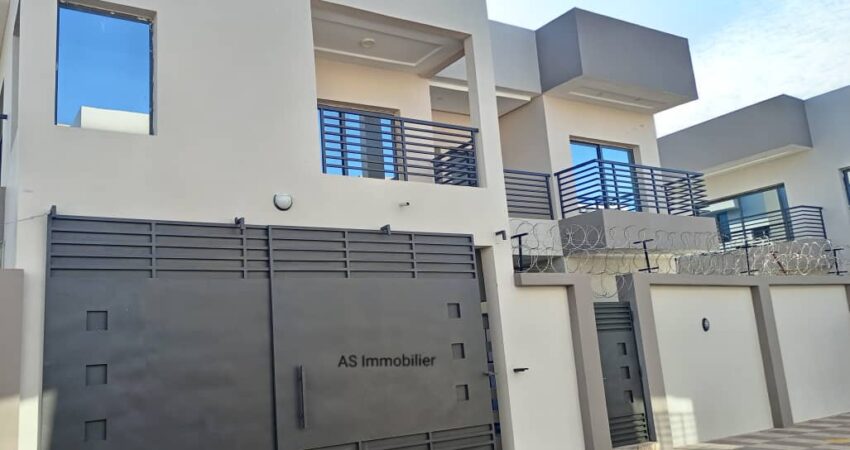 Duplex neuf avec piscine à louer à Badalabougou est
