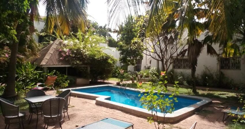Villa avec piscine à louer à Badalabougou est