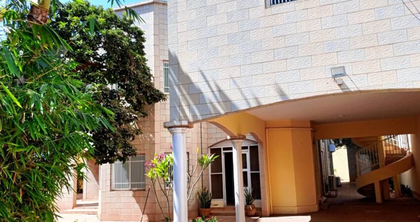 Duplex à louer à l'aci 2000 pour bureau ou habitation